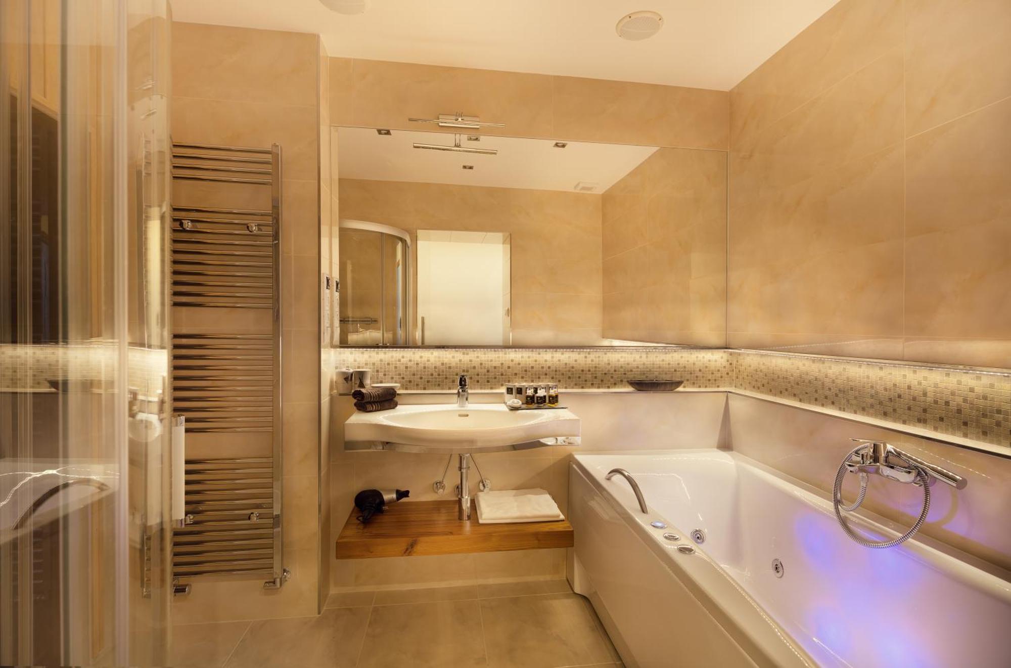City Residence Apartment Hotel Kosice Bagian luar foto